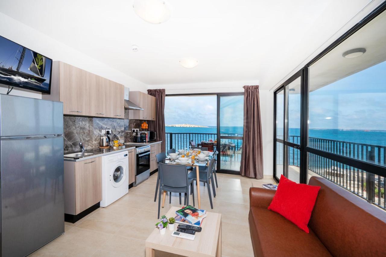 Islet Promenade Seafront Apartment With Large Corner Terrace By Getawaysmalta St. Paul's Bay Exterior foto