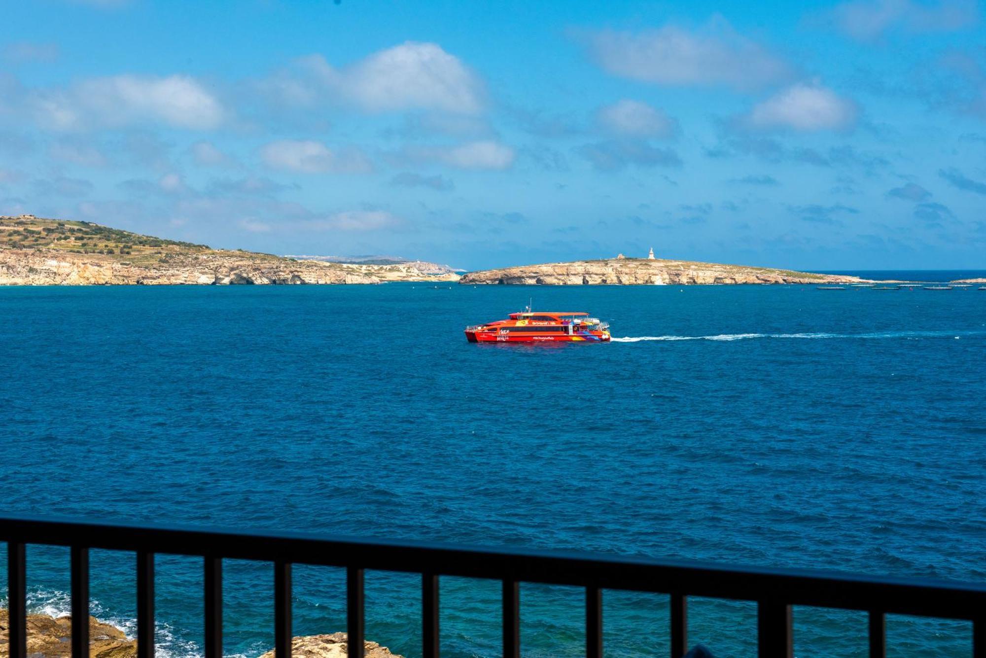 Islet Promenade Seafront Apartment With Large Corner Terrace By Getawaysmalta St. Paul's Bay Exterior foto